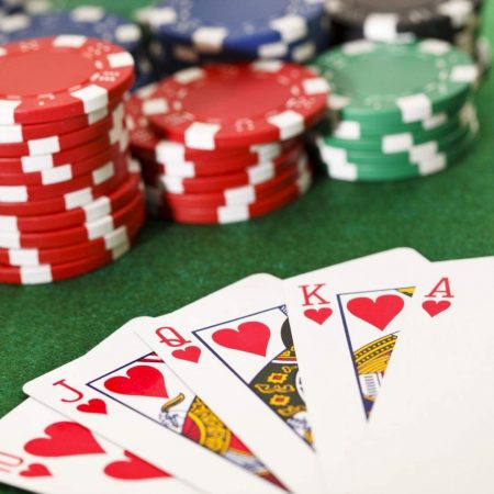 Флеш-дро в покере: шансы усиления и оптимальные пути розыгрыша