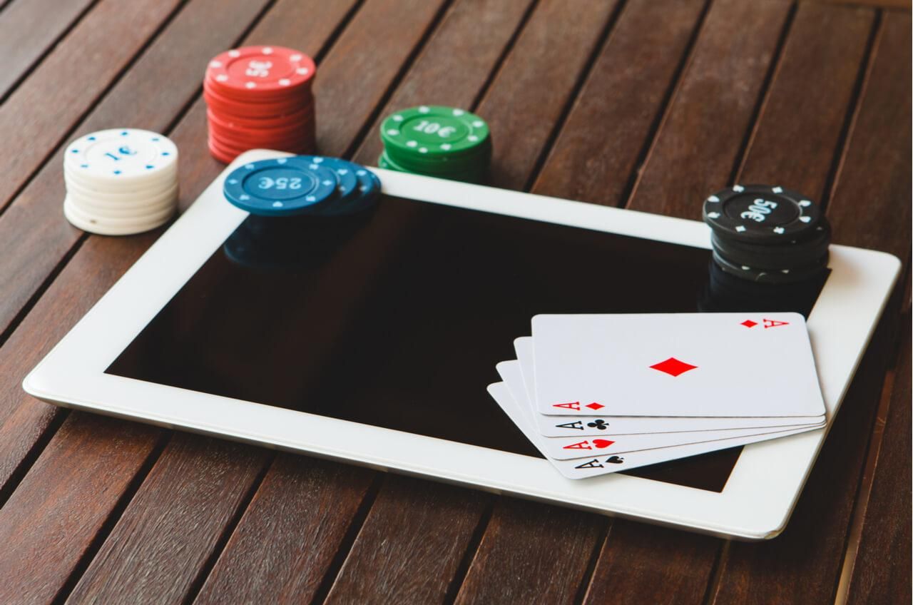 Страдл в покере: понятие, применение и эффективность